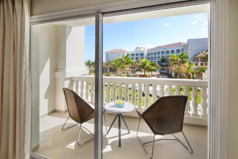 Hyatt Ziva Rose Hall - Resort